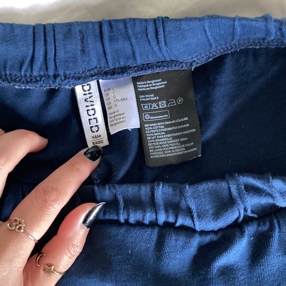 COMFY HM SHORTS - Picture 3 of 3